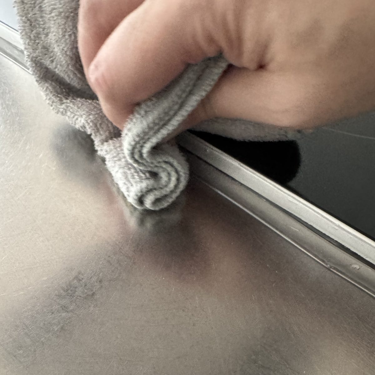 隙間テープ 透明 貼り方