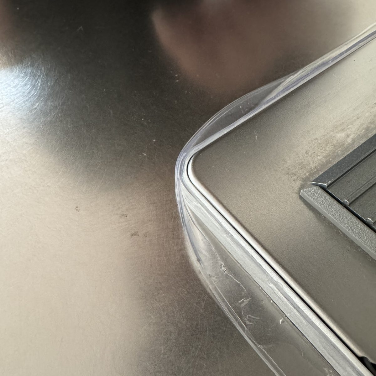 隙間テープ 透明 貼り方